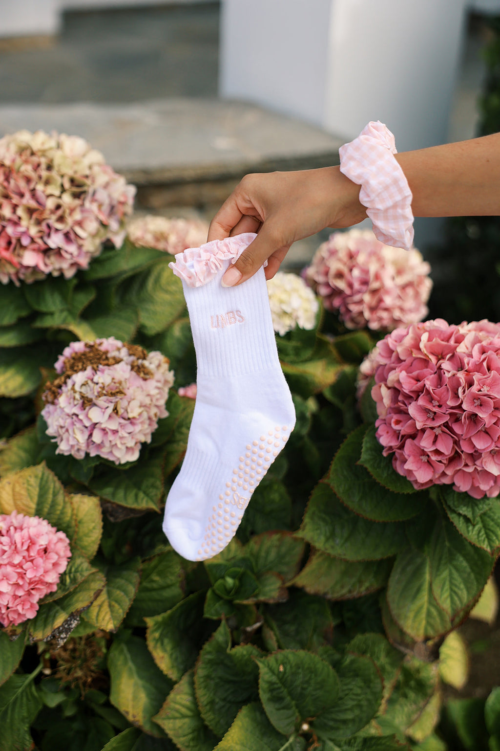 Beach Club Grip Socks & Scrunchie Set – Pink