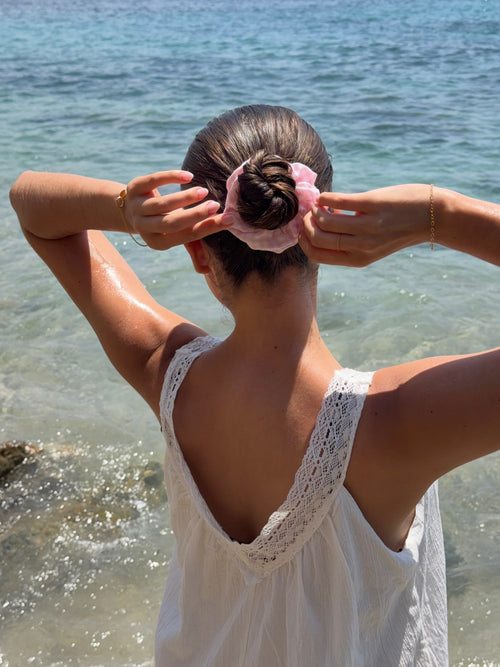 Beach Club Grip Socks & Scrunchie Set – Pink