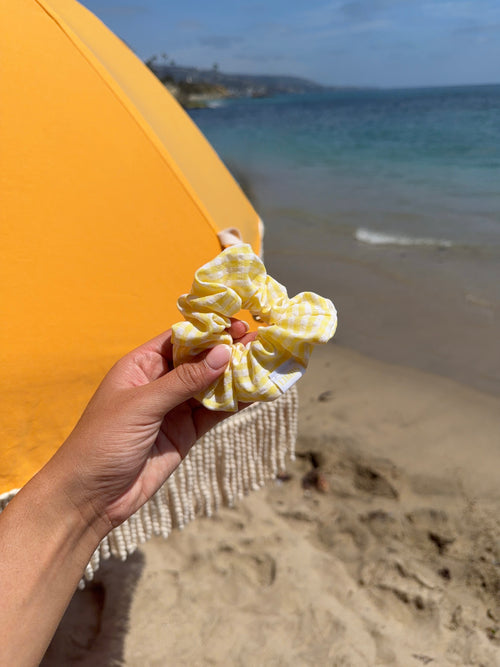 Beach Club Grip Socks & Scrunchie Set – Butter Yellow